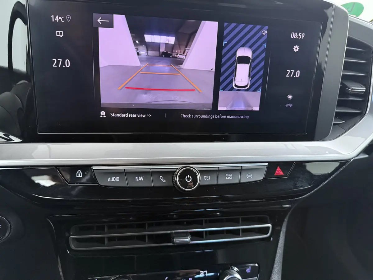 1.2 Turbo Ultimate | Achteruitrijcamera | Alcantara bekleding | Electronic climate controle