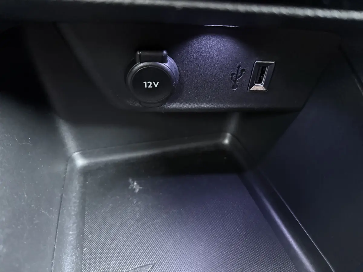 1.2 Turbo Ultimate | Achteruitrijcamera | Alcantara bekleding | Electronic climate controle