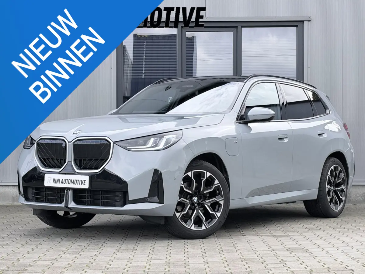 30e xDrive M sport | 300 PK | Long Range | Pano | Trekhaak | 20 inch | Camera