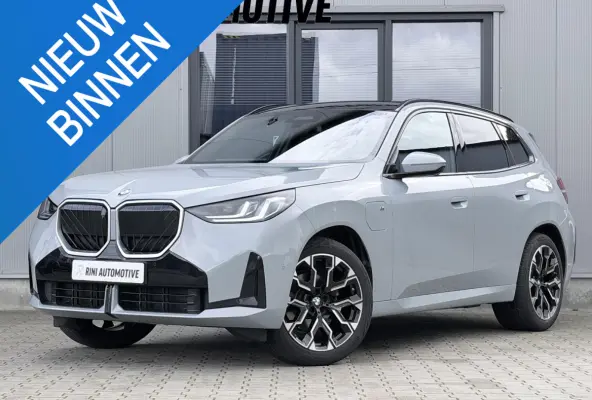 30e xDrive M sport | 300 PK | Long Range | Pano | Trekhaak | 20 inch | Camera