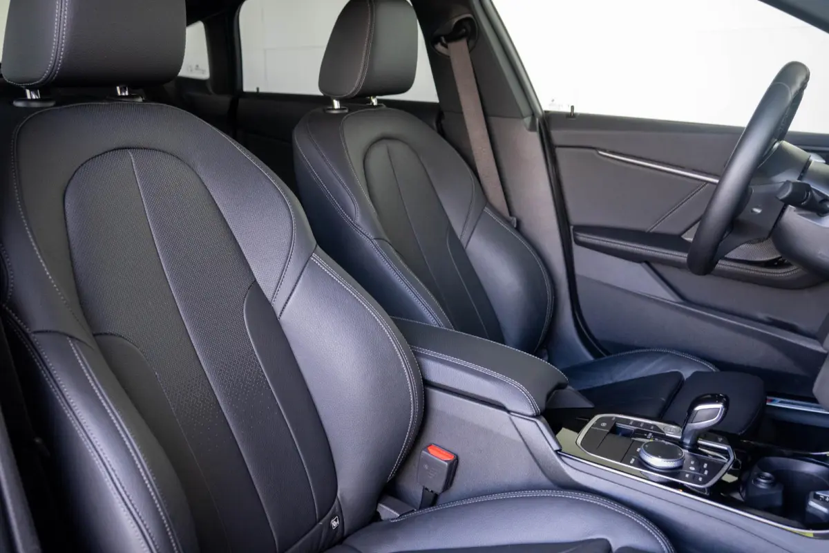| M-Sportpakket | Schuif- kanteldak | Cruise Control | Sportstoelen | 18 inch