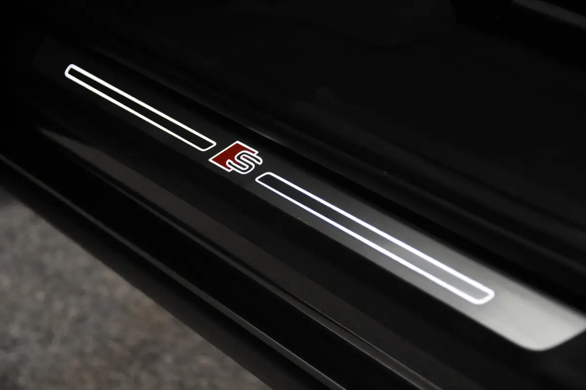 45 TFSI e S-tronic S-Line