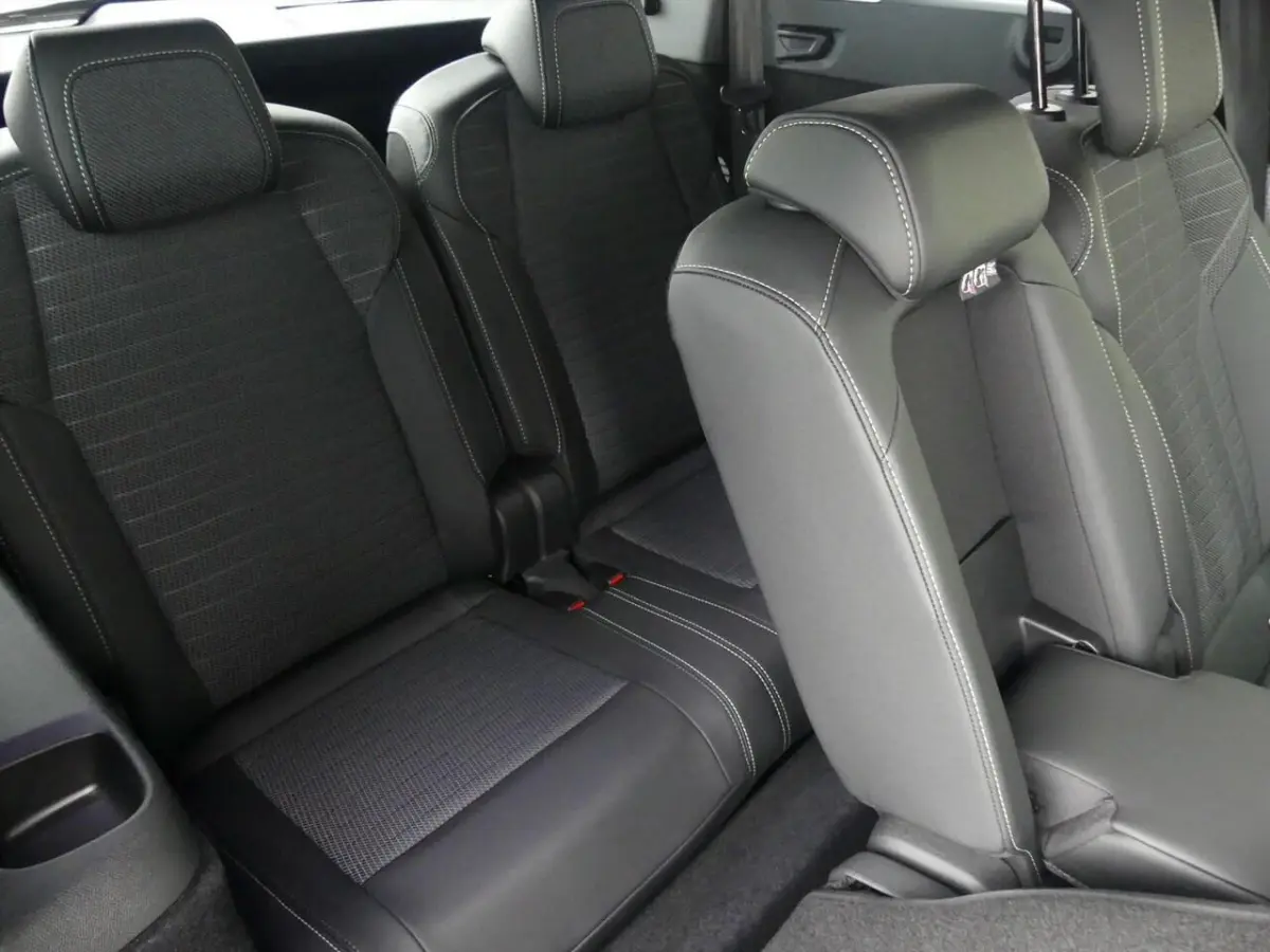 1.2 HYBRID 145PK GT AUTOMAAT 7PERS./CAMERA/ADAP.CRUISE/EL.A-KLEP/STOELVERW