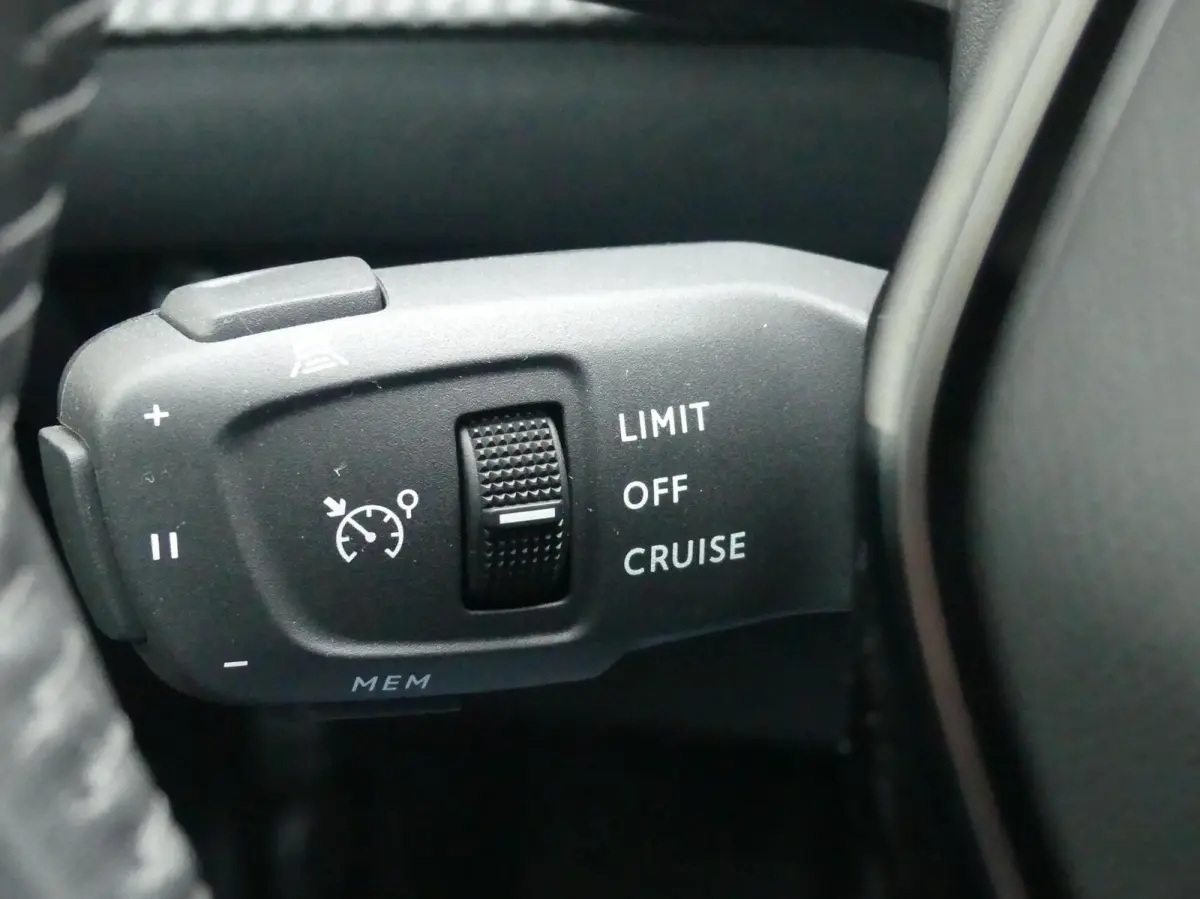 ALLURE 1.2 100PK i-COCKPIT/CAMERA/ADAP.CRUISE/STOELVERW