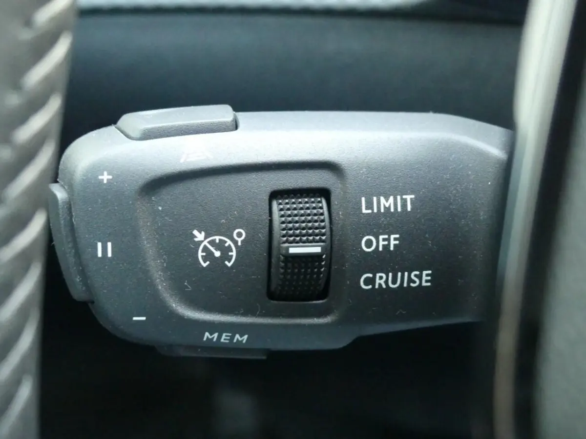 ALLURE 1.2 100PK i-COCKPIT/CAMERA/ADAP.CRUISE/STOELVERW