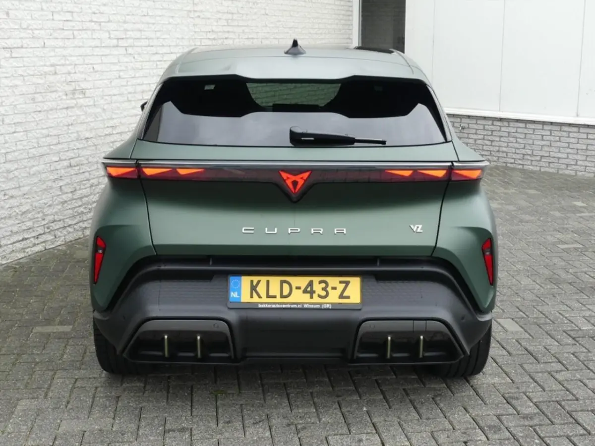 52 kWh VZ REBEL FIRST EDITION 226PK 360CAMERA/PAN.DAK/ELEK.VOORSTOELEN/SENNHEISER