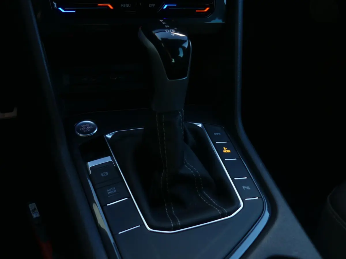 1.4 eHybrid R-LINE + 245PK DSG NAVI/TREKHAAK/ELEK.A-KLEP/ADAP.CRUISE/IQ-LED
