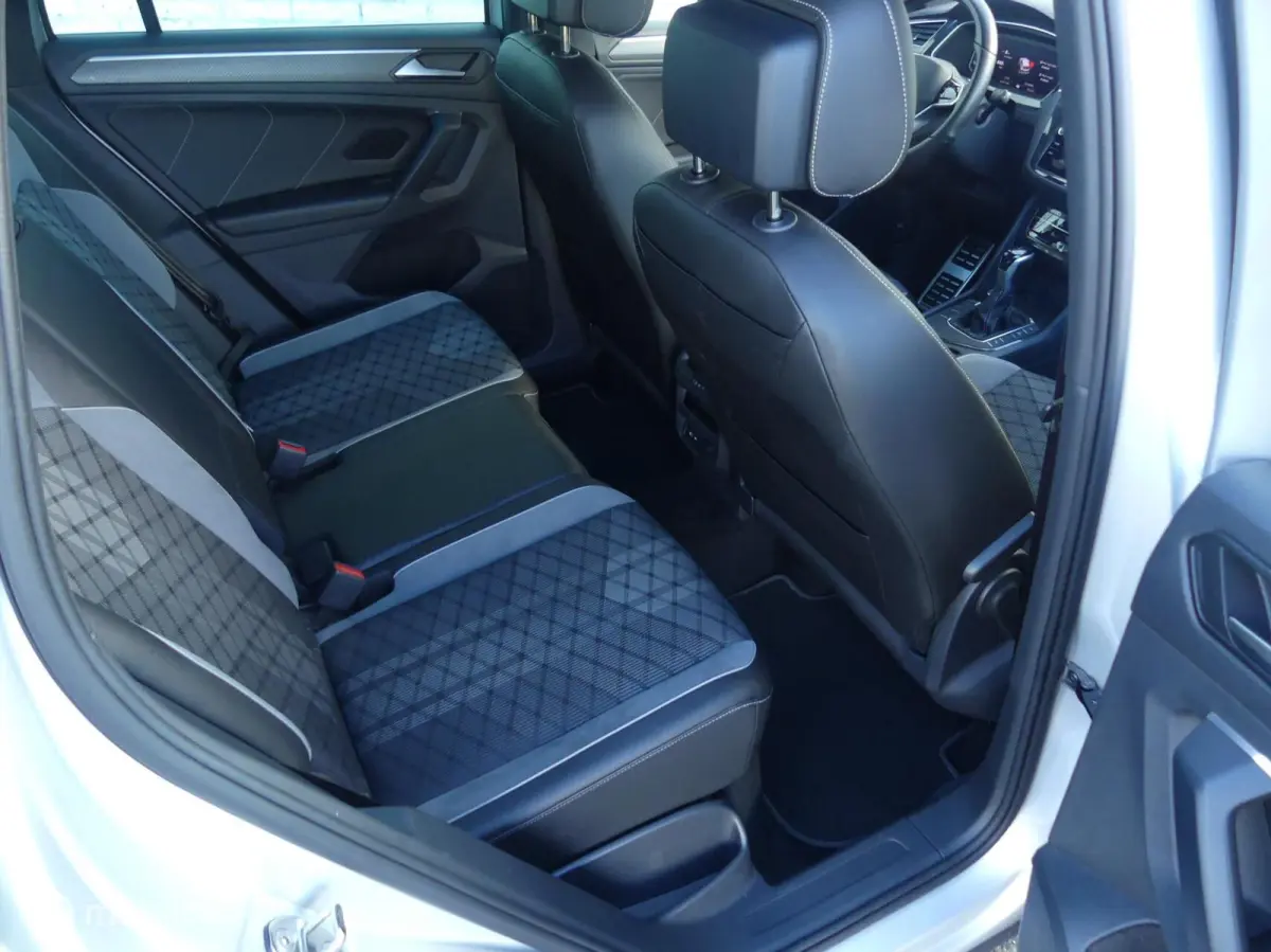 1.4 eHybrid R-LINE + 245PK DSG NAVI/TREKHAAK/ELEK.A-KLEP/ADAP.CRUISE/IQ-LED