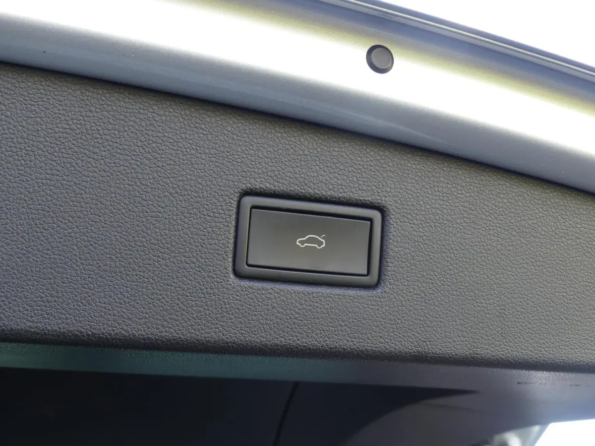 1.4 eHybrid R-LINE + 245PK DSG NAVI/TREKHAAK/ELEK.A-KLEP/ADAP.CRUISE/IQ-LED