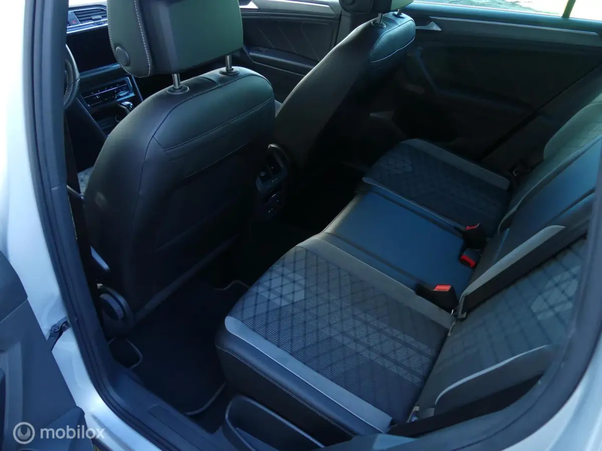 1.4 eHybrid R-LINE + 245PK DSG NAVI/TREKHAAK/ELEK.A-KLEP/ADAP.CRUISE/IQ-LED