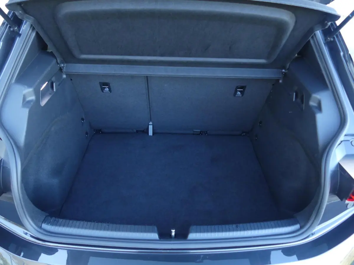 58 kWh ESSENTIAL 204PK AUTOMAAT NAVI/CLIMATE/SOH92%/STOEL+STUURVERW.