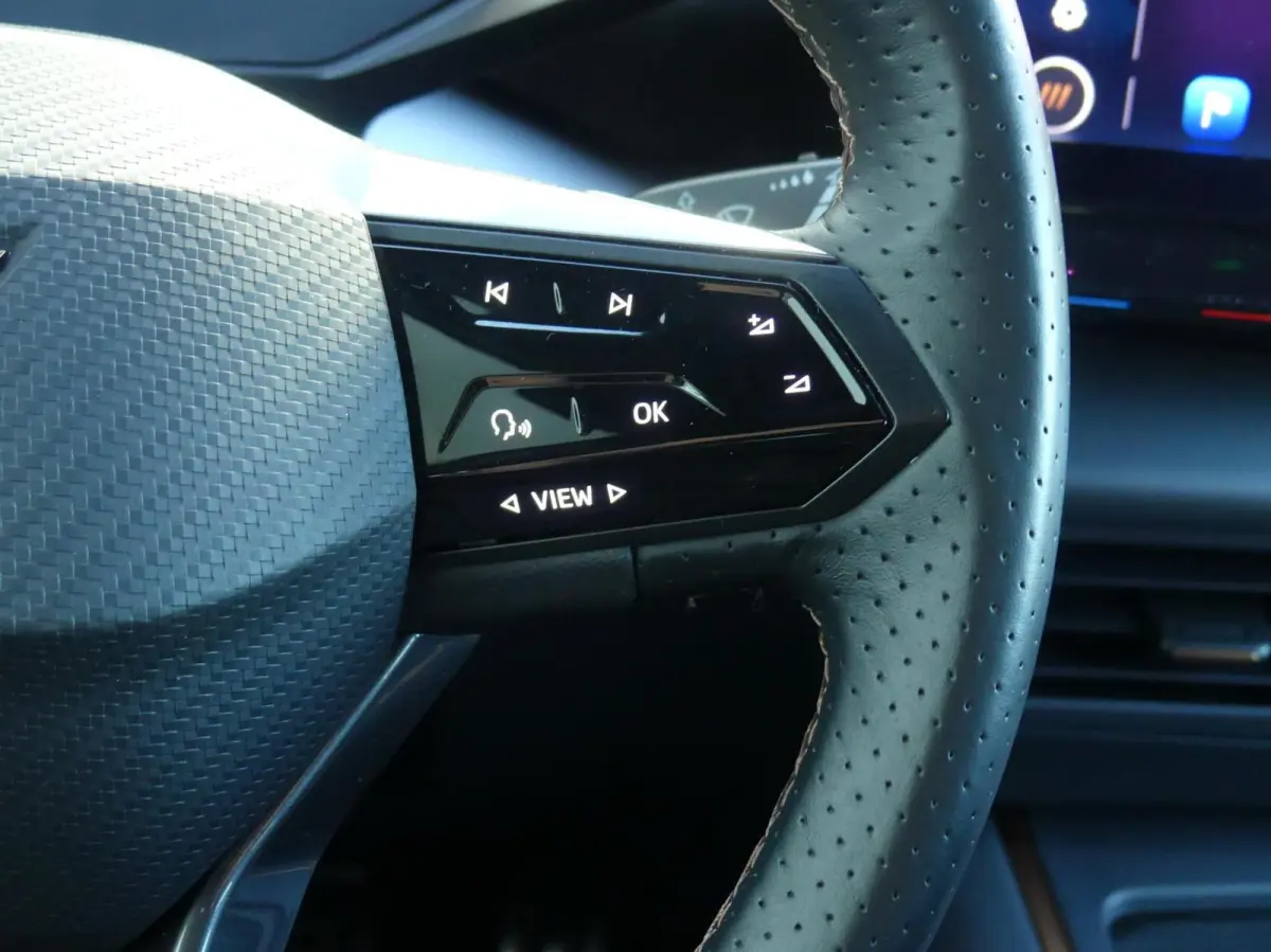 58 kWh ESSENTIAL 204PK AUTOMAAT NAVI/CLIMATE/SOH92%/STOEL+STUURVERW.