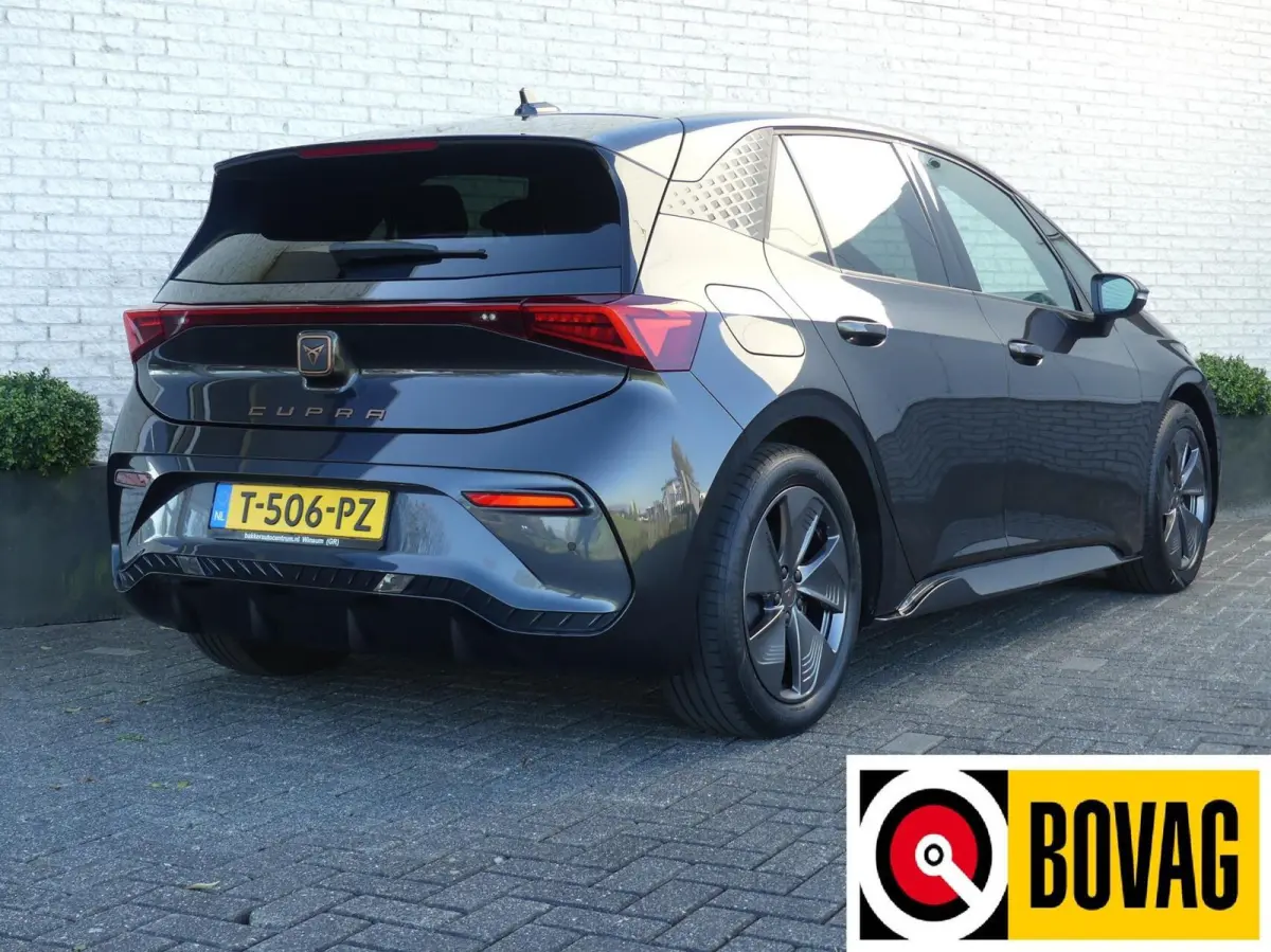 58 kWh ESSENTIAL 204PK AUTOMAAT NAVI/CLIMATE/SOH92%/STOEL+STUURVERW.