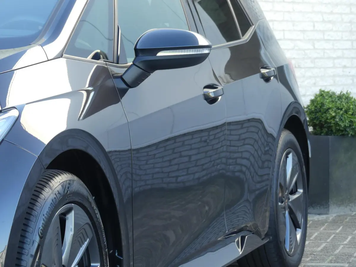 58 kWh ESSENTIAL 204PK AUTOMAAT NAVI/CLIMATE/SOH92%/STOEL+STUURVERW.