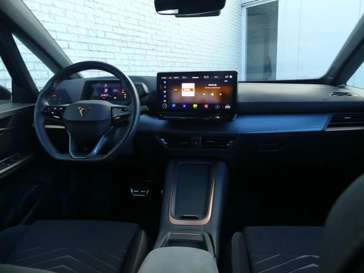 58 kWh ESSENTIAL 204PK AUTOMAAT NAVI/CLIMATE/SOH92%/STOEL+STUURVERW.