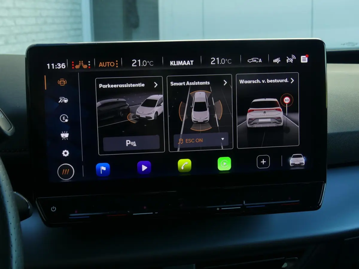 58 kWh ESSENTIAL 204PK AUTOMAAT NAVI/CLIMATE/SOH92%/STOEL+STUURVERW.