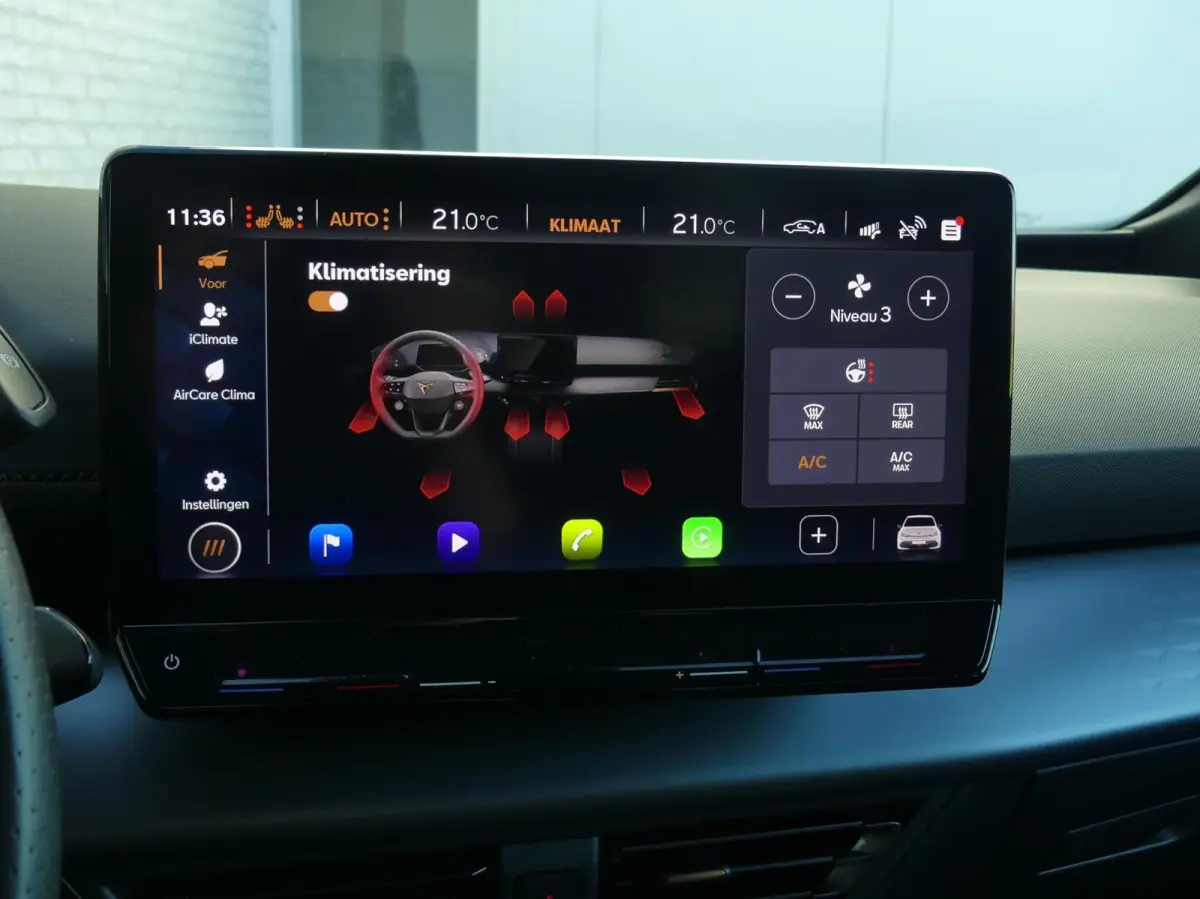 58 kWh ESSENTIAL 204PK AUTOMAAT NAVI/CLIMATE/SOH92%/STOEL+STUURVERW.