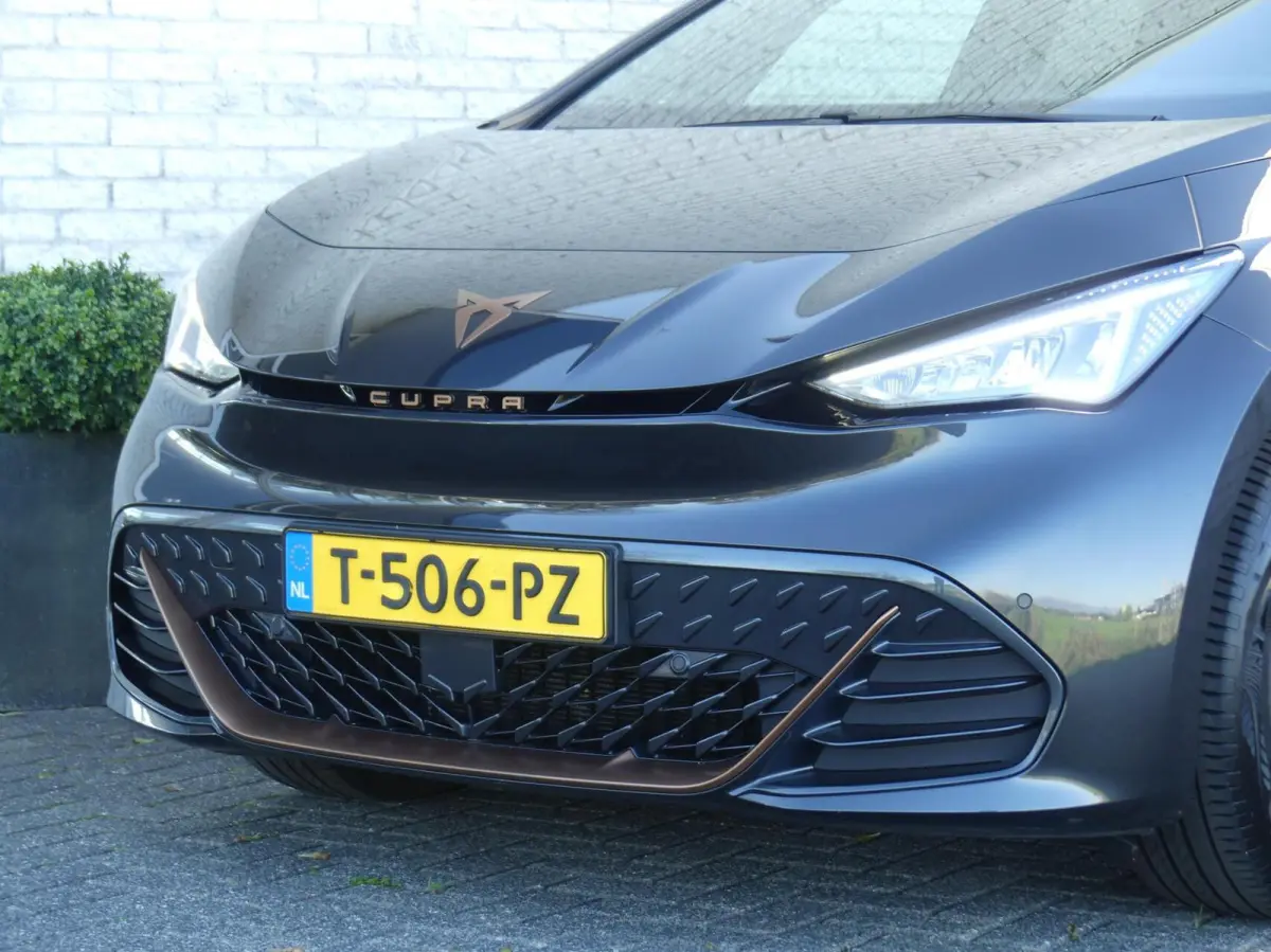 58 kWh ESSENTIAL 204PK AUTOMAAT NAVI/CLIMATE/SOH92%/STOEL+STUURVERW.