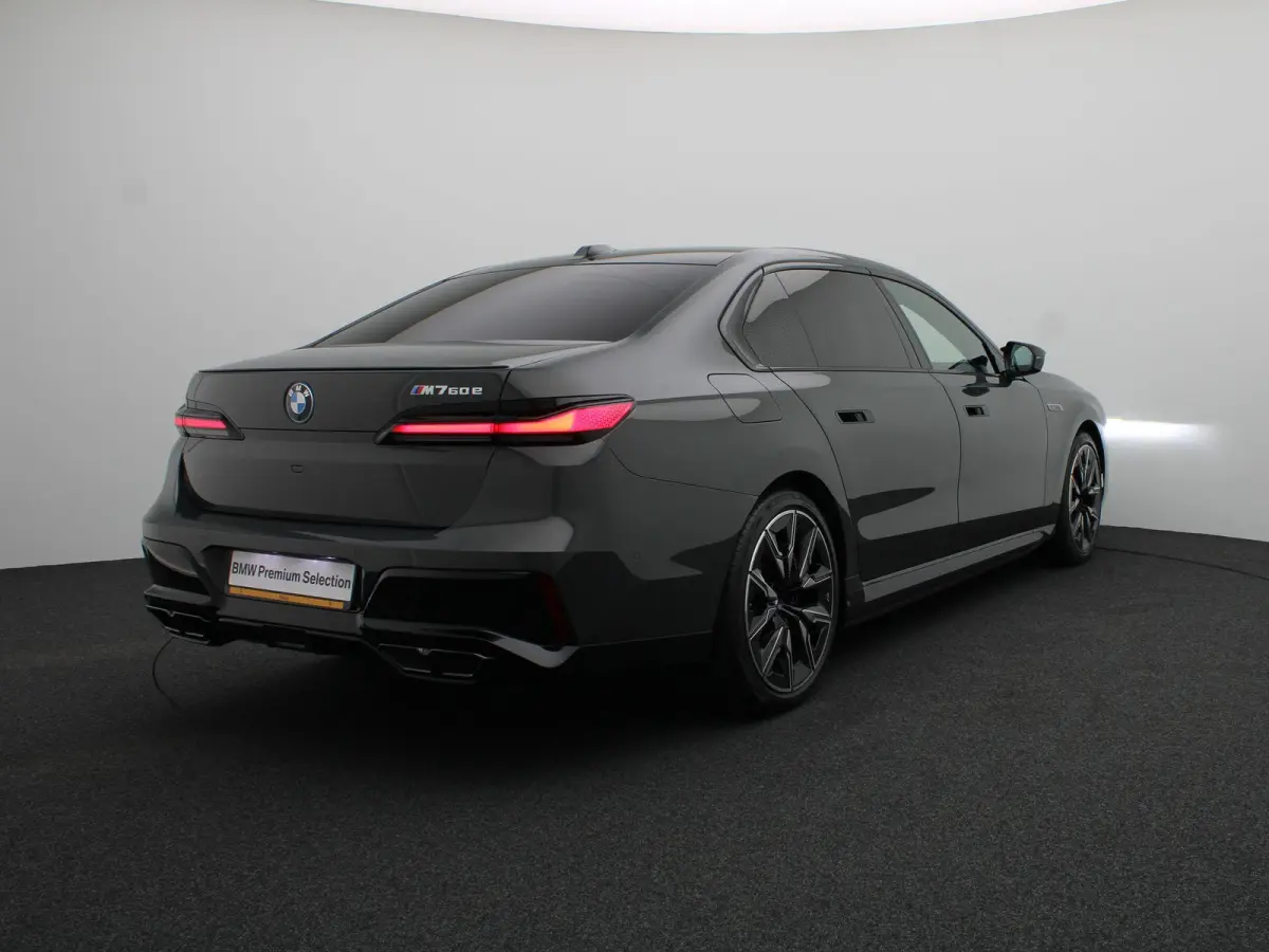 M760e xDrive | M Sportpakket Pro | SoH 100% | Innovation Pack | Executive Drive Pro | Head-Up | Executive Lounge | Massage | Stoelventilatie | Driving Assistant Professional | Bowers & Wilki
