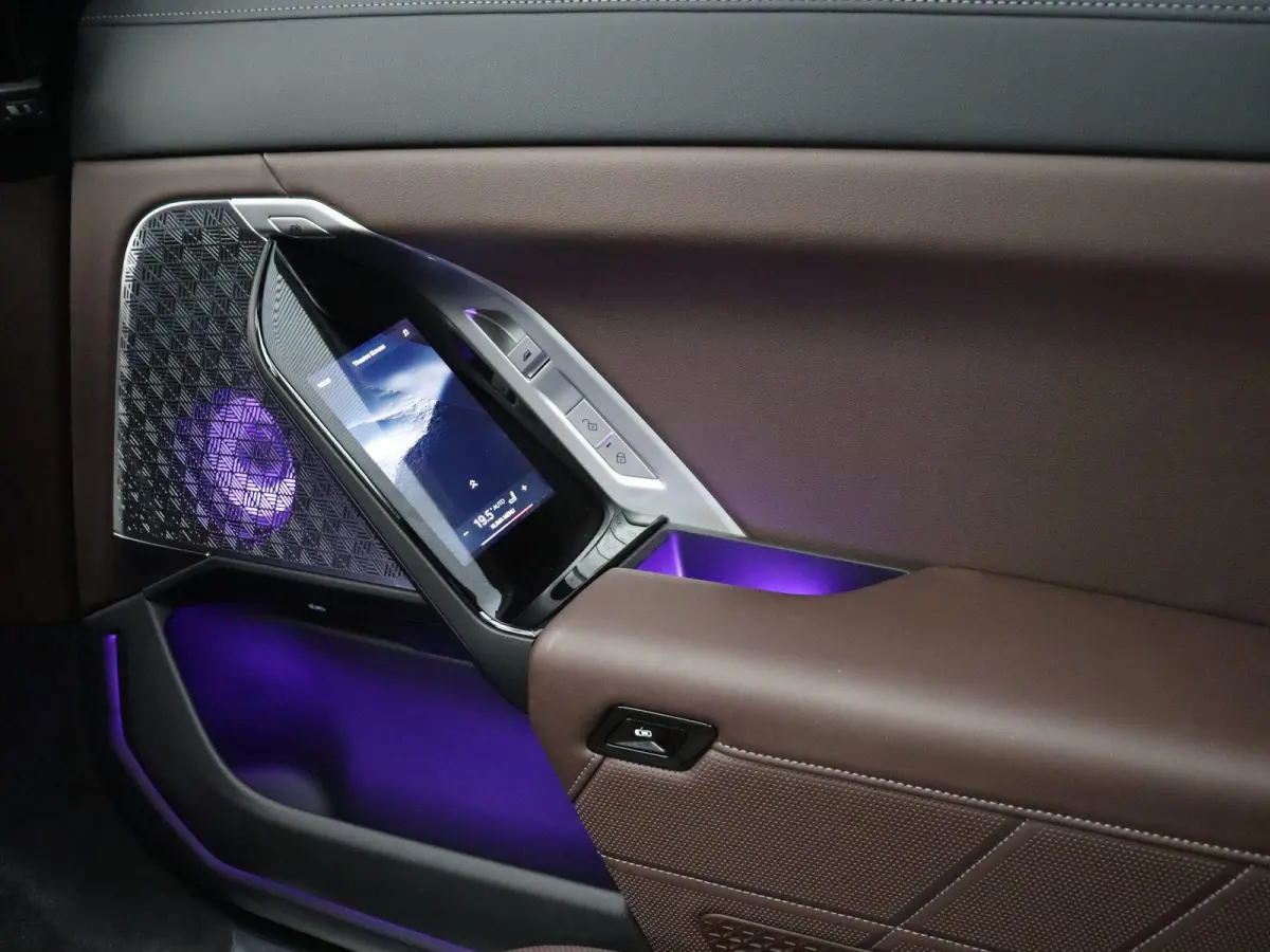 M760e xDrive | M Sportpakket Pro | SoH 100% | Innovation Pack | Executive Drive Pro | Head-Up | Executive Lounge | Massage | Stoelventilatie | Driving Assistant Professional | Bowers & Wilki