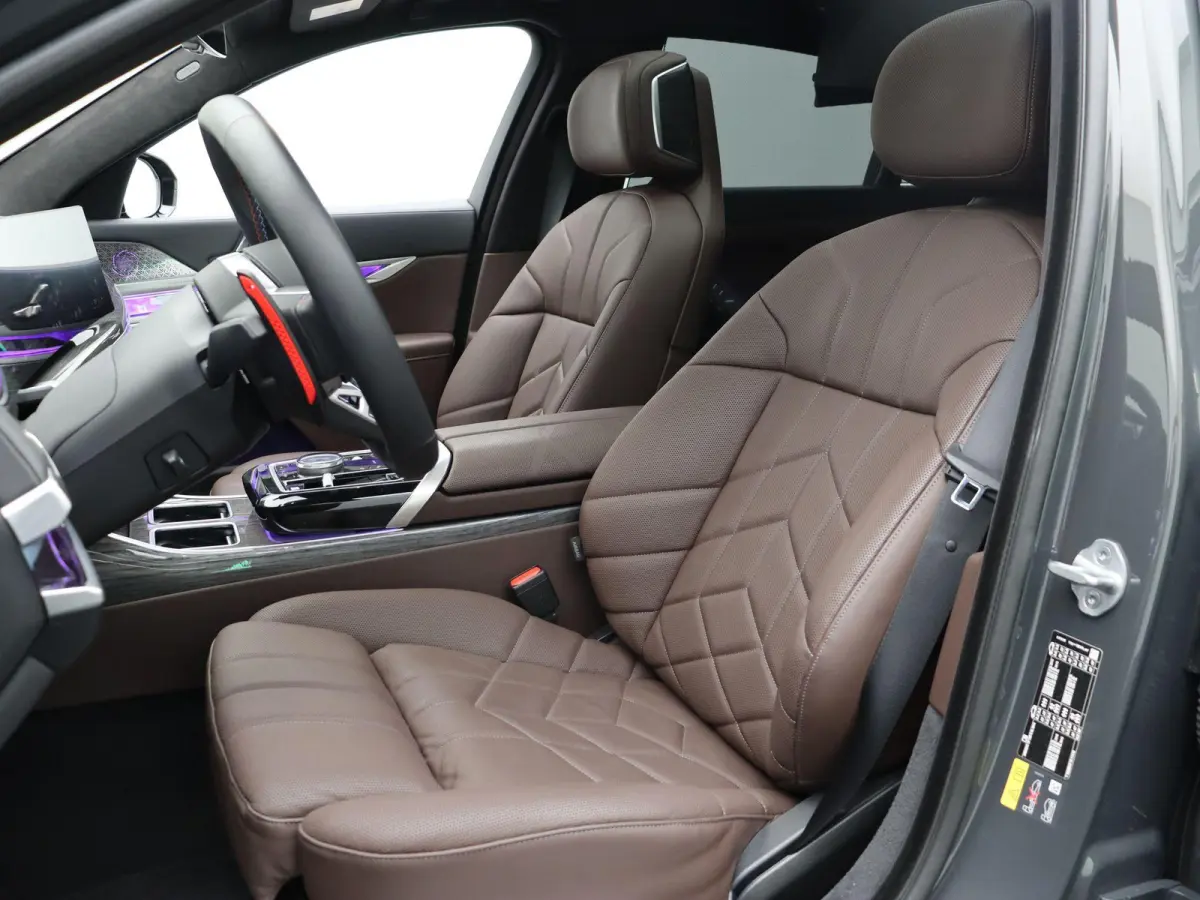 M760e xDrive | M Sportpakket Pro | SoH 100% | Innovation Pack | Executive Drive Pro | Head-Up | Executive Lounge | Massage | Stoelventilatie | Driving Assistant Professional | Bowers & Wilki