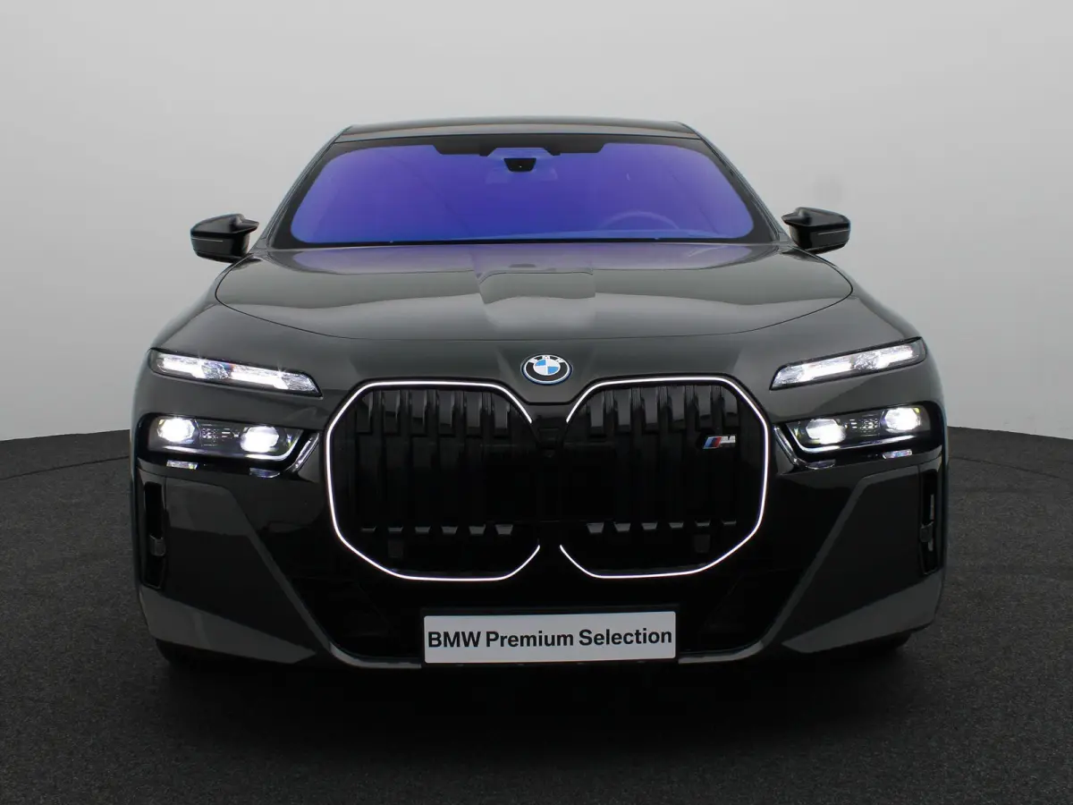 M760e xDrive | M Sportpakket Pro | SoH 100% | Innovation Pack | Executive Drive Pro | Head-Up | Executive Lounge | Massage | Stoelventilatie | Driving Assistant Professional | Bowers & Wilki