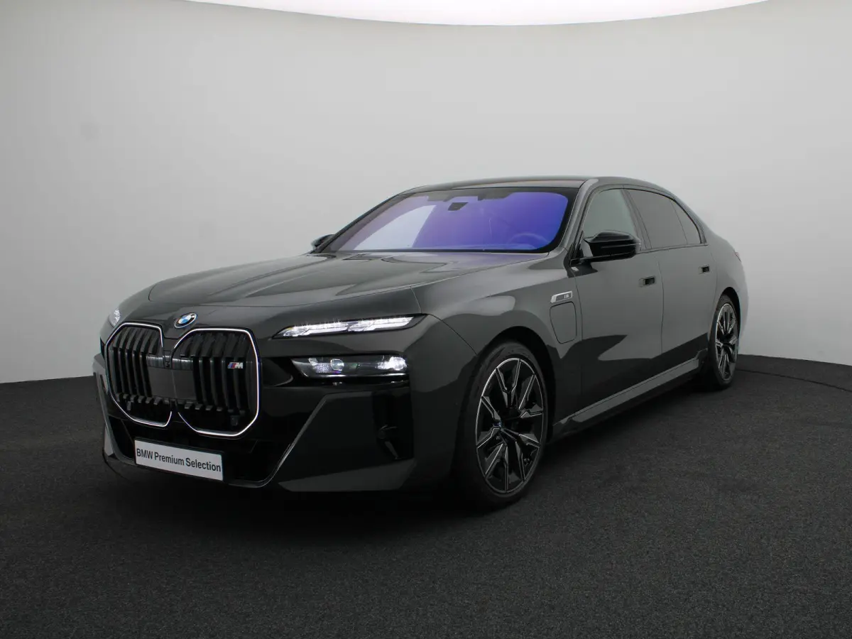 M760e xDrive | M Sportpakket Pro | SoH 100% | Innovation Pack | Executive Drive Pro | Head-Up | Executive Lounge | Massage | Stoelventilatie | Driving Assistant Professional | Bowers & Wilki