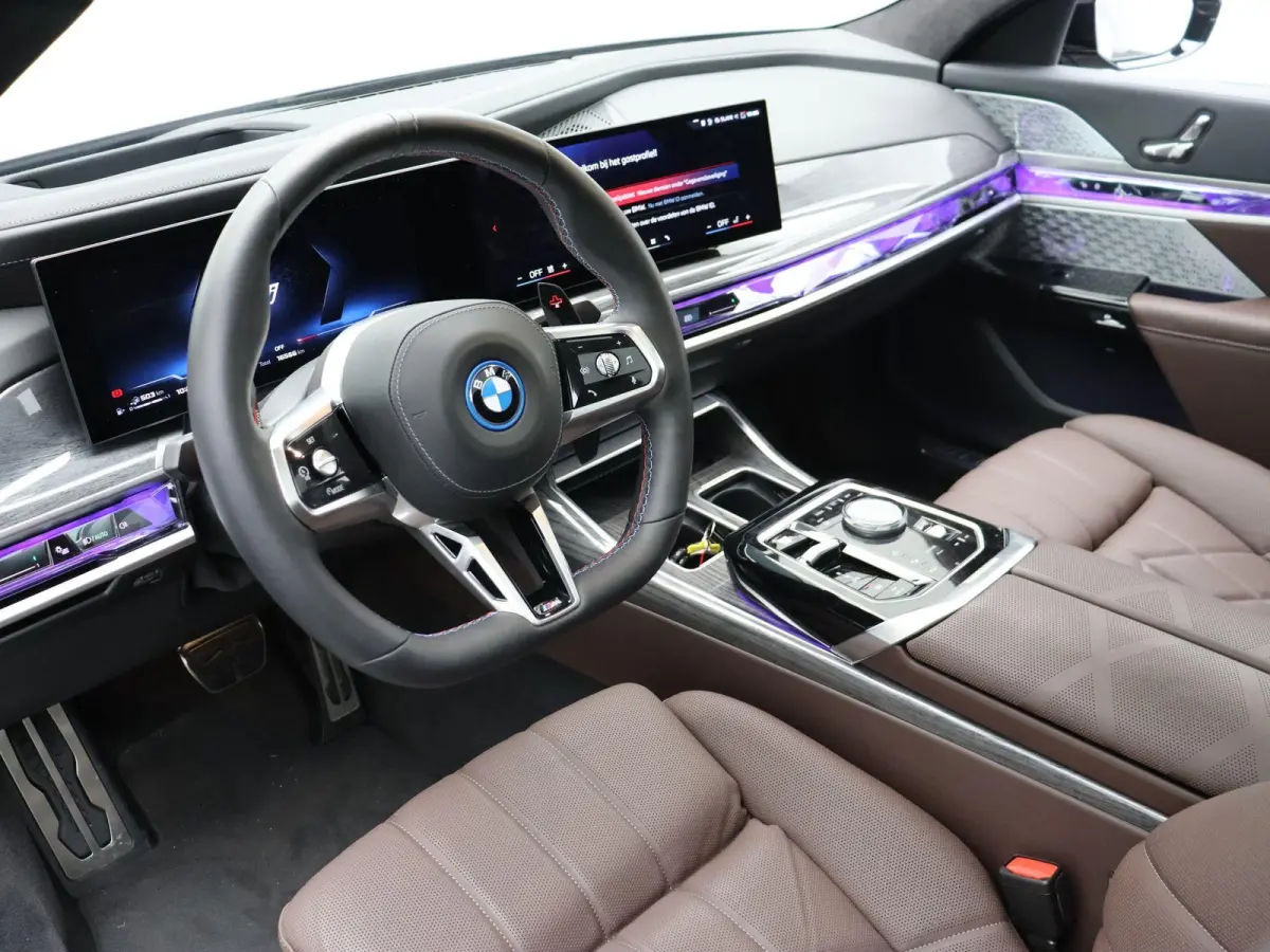 M760e xDrive | M Sportpakket Pro | SoH 100% | Innovation Pack | Executive Drive Pro | Head-Up | Executive Lounge | Massage | Stoelventilatie | Driving Assistant Professional | Bowers & Wilki