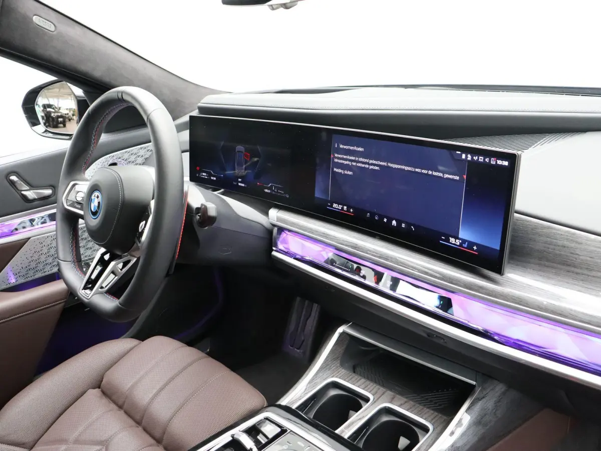 M760e xDrive | M Sportpakket Pro | SoH 100% | Innovation Pack | Executive Drive Pro | Head-Up | Executive Lounge | Massage | Stoelventilatie | Driving Assistant Professional | Bowers & Wilki