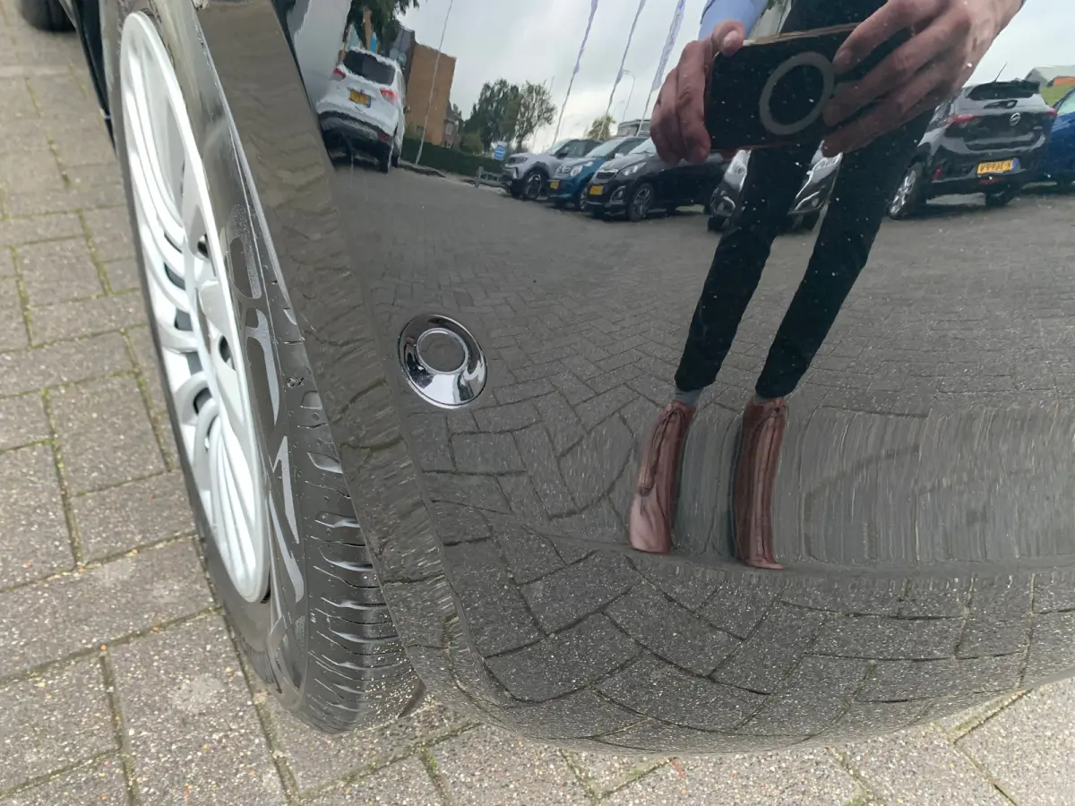 Lim. 500 e Lim. 42KWH Airco | Camera | Cruise Control | DAB | Dode Hoek | Keyless | Navi | Stoelverwarming |