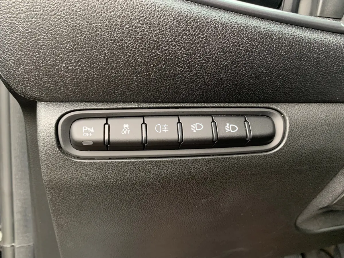 Lim. 500 e Lim. 42KWH Airco | Camera | Cruise Control | DAB | Dode Hoek | Keyless | Navi | Stoelverwarming |