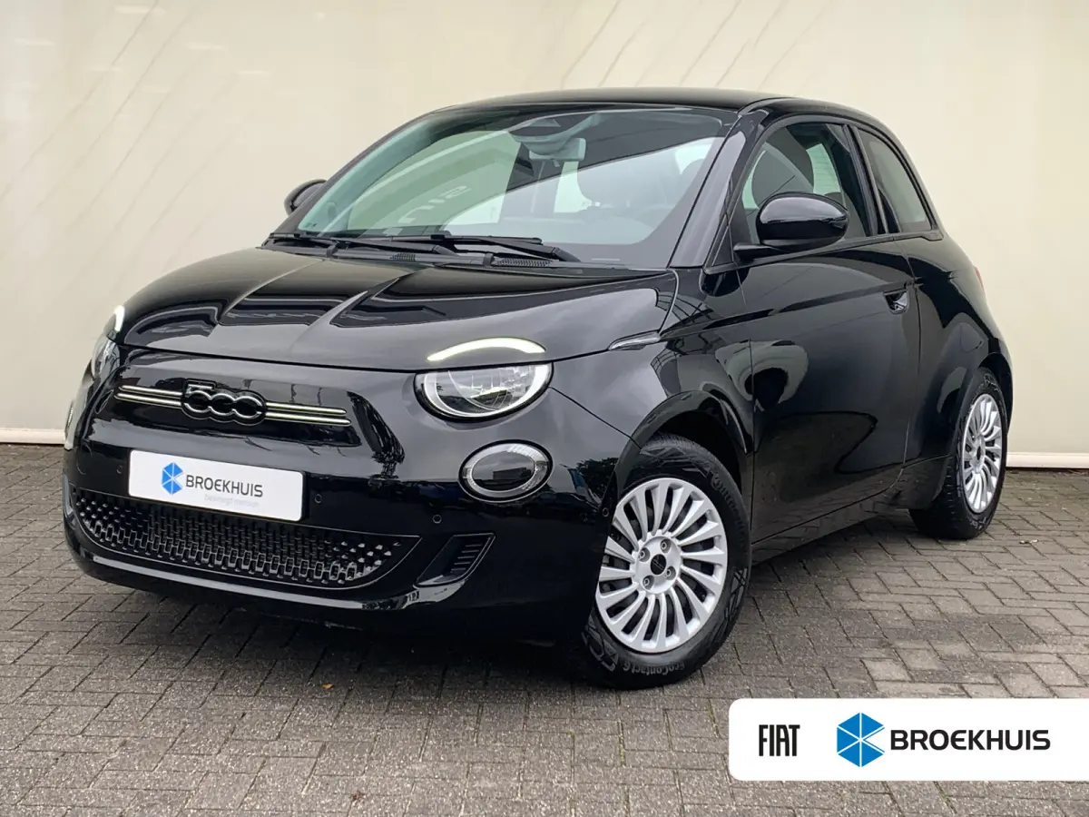 Lim. 500 e Lim. 42KWH Airco | Camera | Cruise Control | DAB | Dode Hoek | Keyless | Navi | Stoelverwarming |