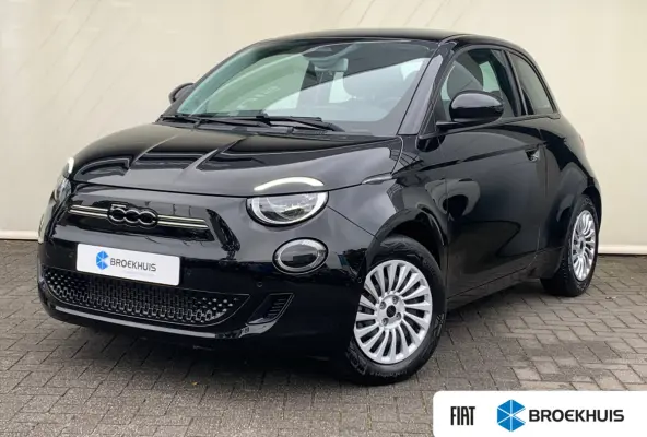 Lim. 500 e Lim. 42KWH Airco | Camera | Cruise Control | DAB | Dode Hoek | Keyless | Navi | Stoelverwarming |