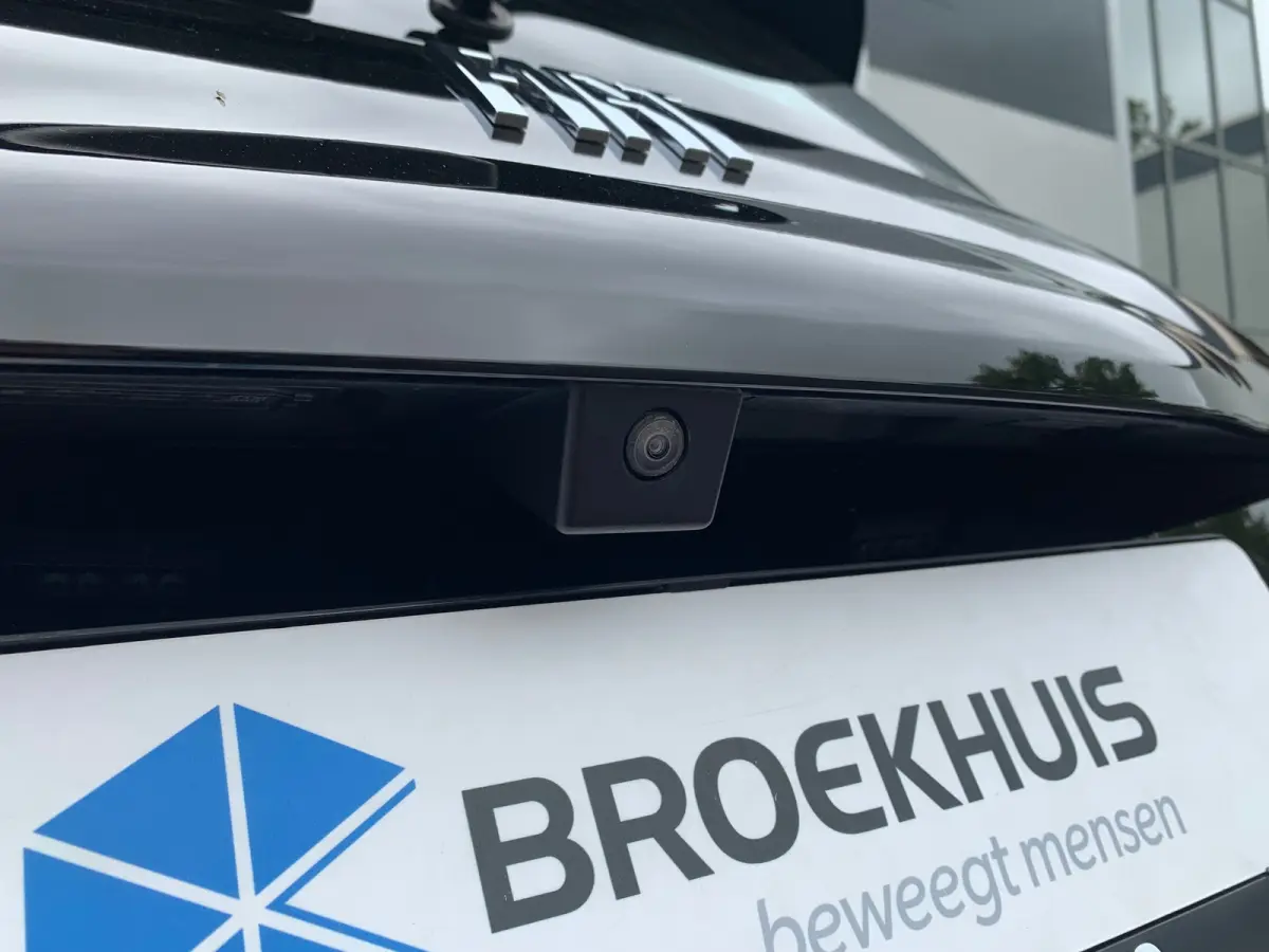 Lim. 500 e Lim. 42KWH Airco | Camera | Cruise Control | DAB | Dode Hoek | Keyless | Navi | Stoelverwarming |