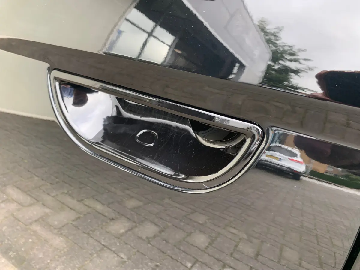 Lim. 500 e Lim. 42KWH Airco | Camera | Cruise Control | DAB | Dode Hoek | Keyless | Navi | Stoelverwarming |