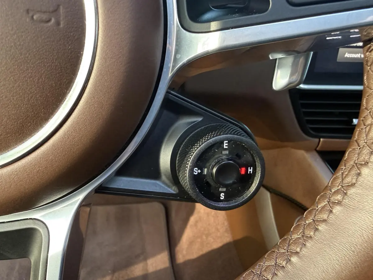 3.0 E-Hybrid Platinum Edition | Luchtvering | Panoramadak | Wegkl. Trekhaak | Leder | Navigatie | Cruise Control | 21 inch | Apple Carplay