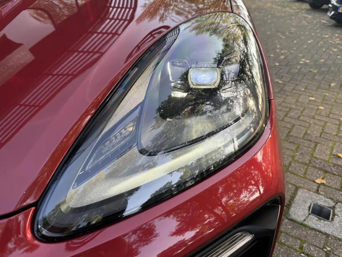 3.0 E-Hybrid Platinum Edition | Luchtvering | Panoramadak | Wegkl. Trekhaak | Leder | Navigatie | Cruise Control | 21 inch | Apple Carplay