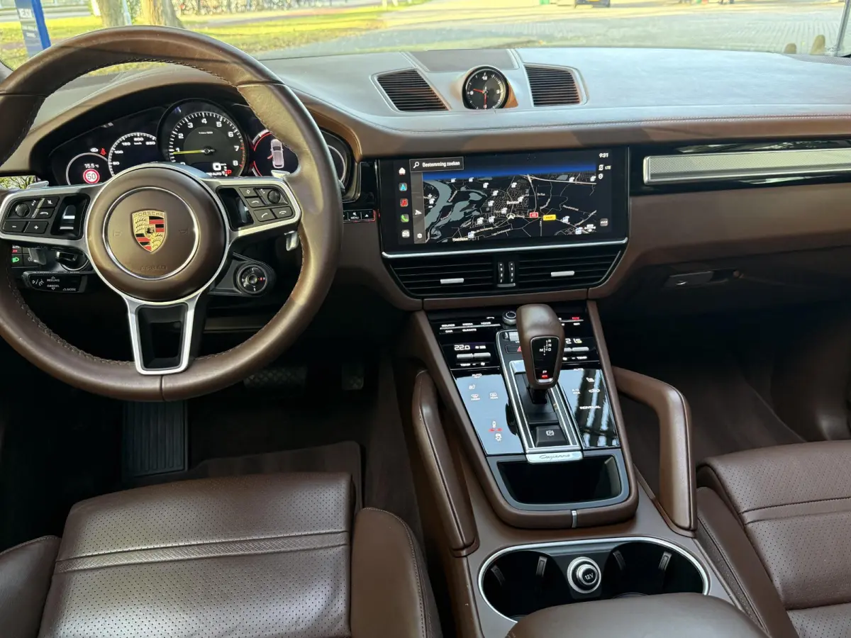 3.0 E-Hybrid Platinum Edition | Luchtvering | Panoramadak | Wegkl. Trekhaak | Leder | Navigatie | Cruise Control | 21 inch | Apple Carplay