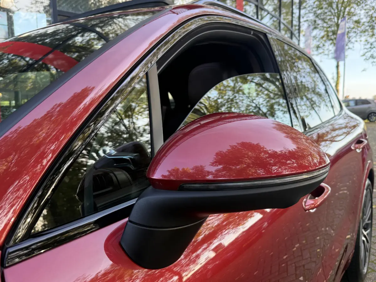 3.0 E-Hybrid Platinum Edition | Luchtvering | Panoramadak | Wegkl. Trekhaak | Leder | Navigatie | Cruise Control | 21 inch | Apple Carplay