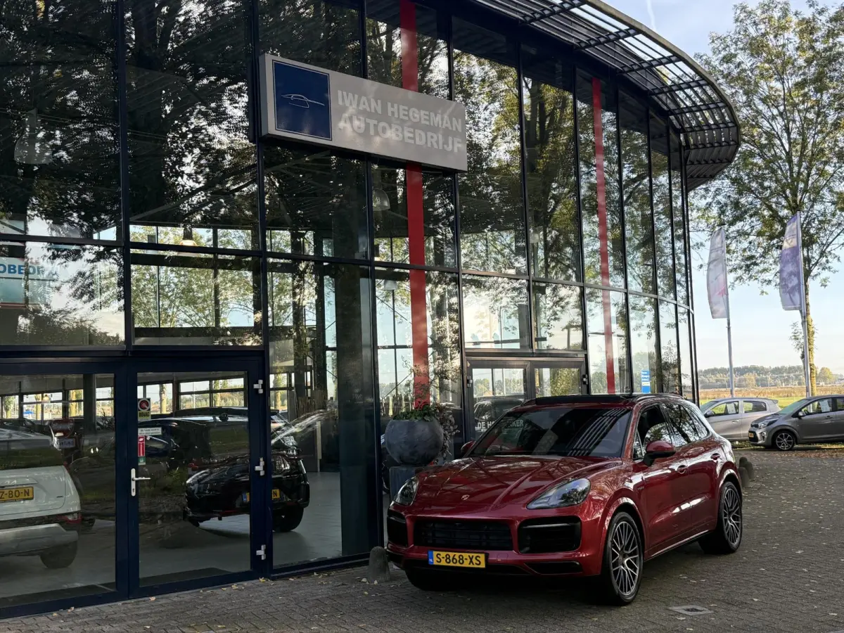 3.0 E-Hybrid Platinum Edition | Luchtvering | Panoramadak | Wegkl. Trekhaak | Leder | Navigatie | Cruise Control | 21 inch | Apple Carplay