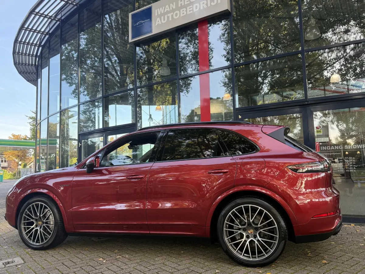 3.0 E-Hybrid Platinum Edition | Luchtvering | Panoramadak | Wegkl. Trekhaak | Leder | Navigatie | Cruise Control | 21 inch | Apple Carplay