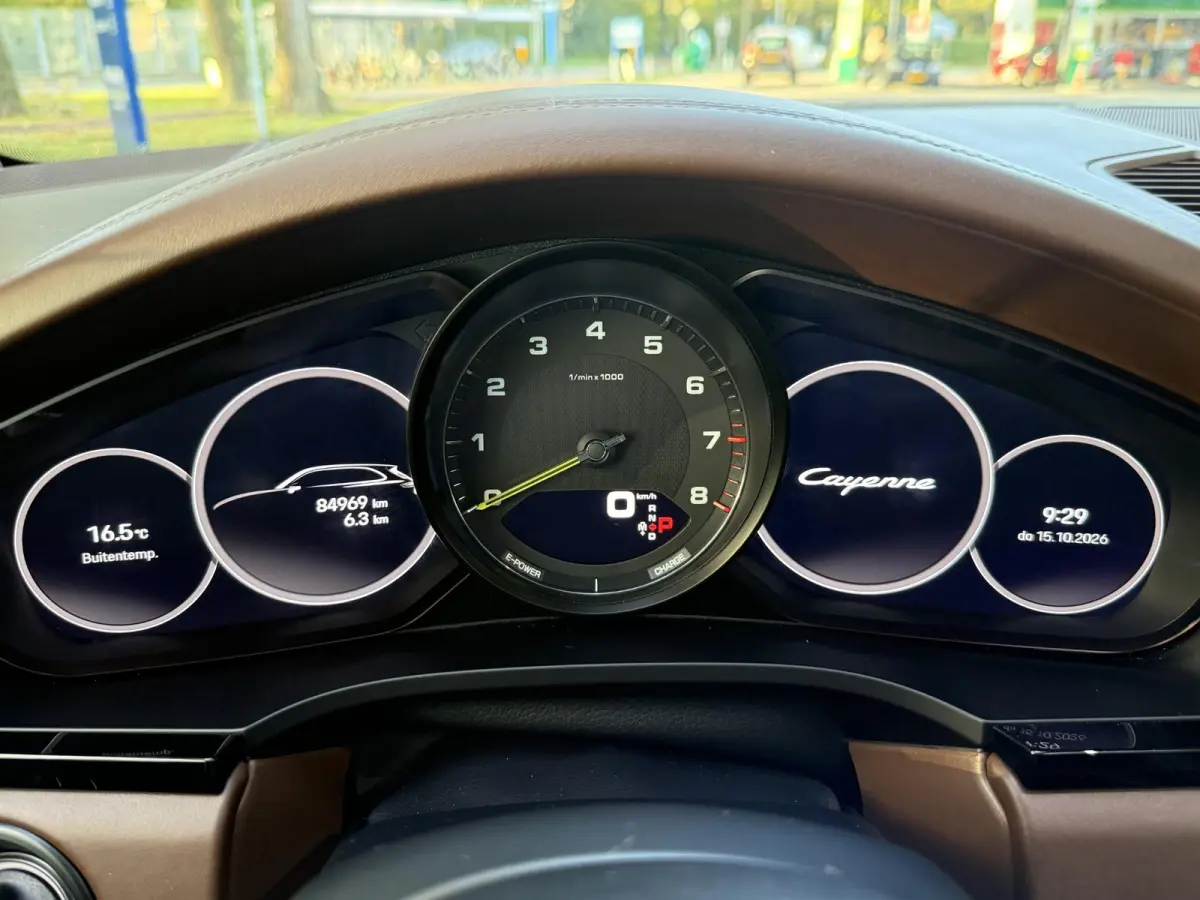 3.0 E-Hybrid Platinum Edition | Luchtvering | Panoramadak | Wegkl. Trekhaak | Leder | Navigatie | Cruise Control | 21 inch | Apple Carplay