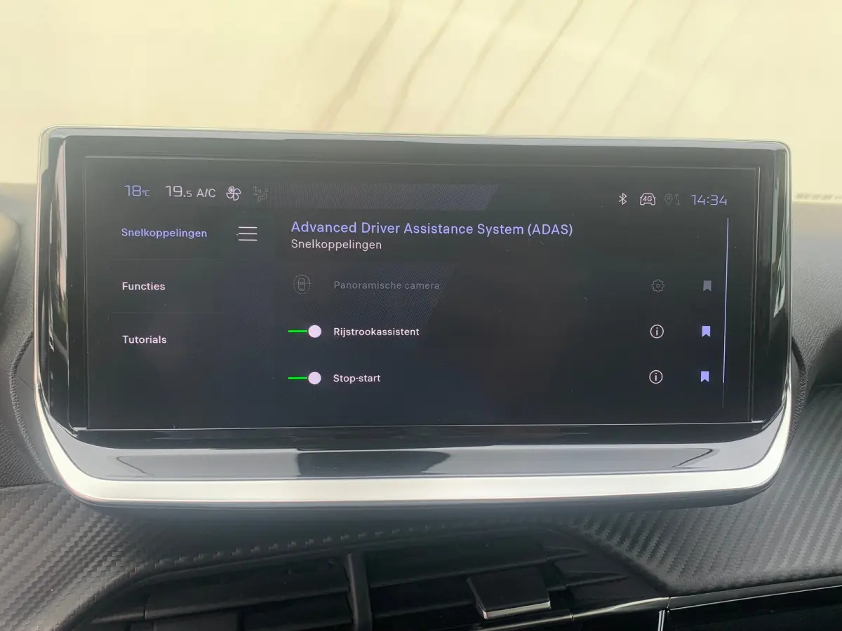Hybrid 100 e-DCS6 Allure Airco | AppleCarPlay/ Android Auto | Camera | Cruise Control | DAB | LED | LMV 16" | PDC V&A |