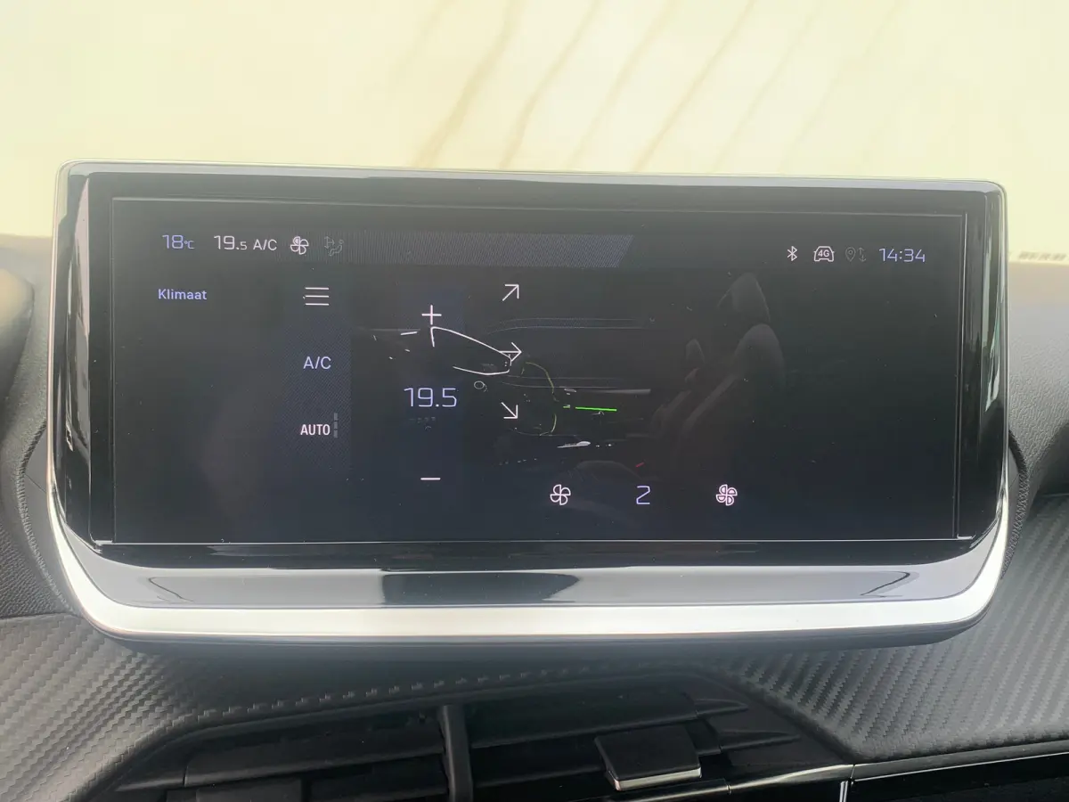 Hybrid 100 e-DCS6 Allure Airco | AppleCarPlay/ Android Auto | Camera | Cruise Control | DAB | LED | LMV 16" | PDC V&A |