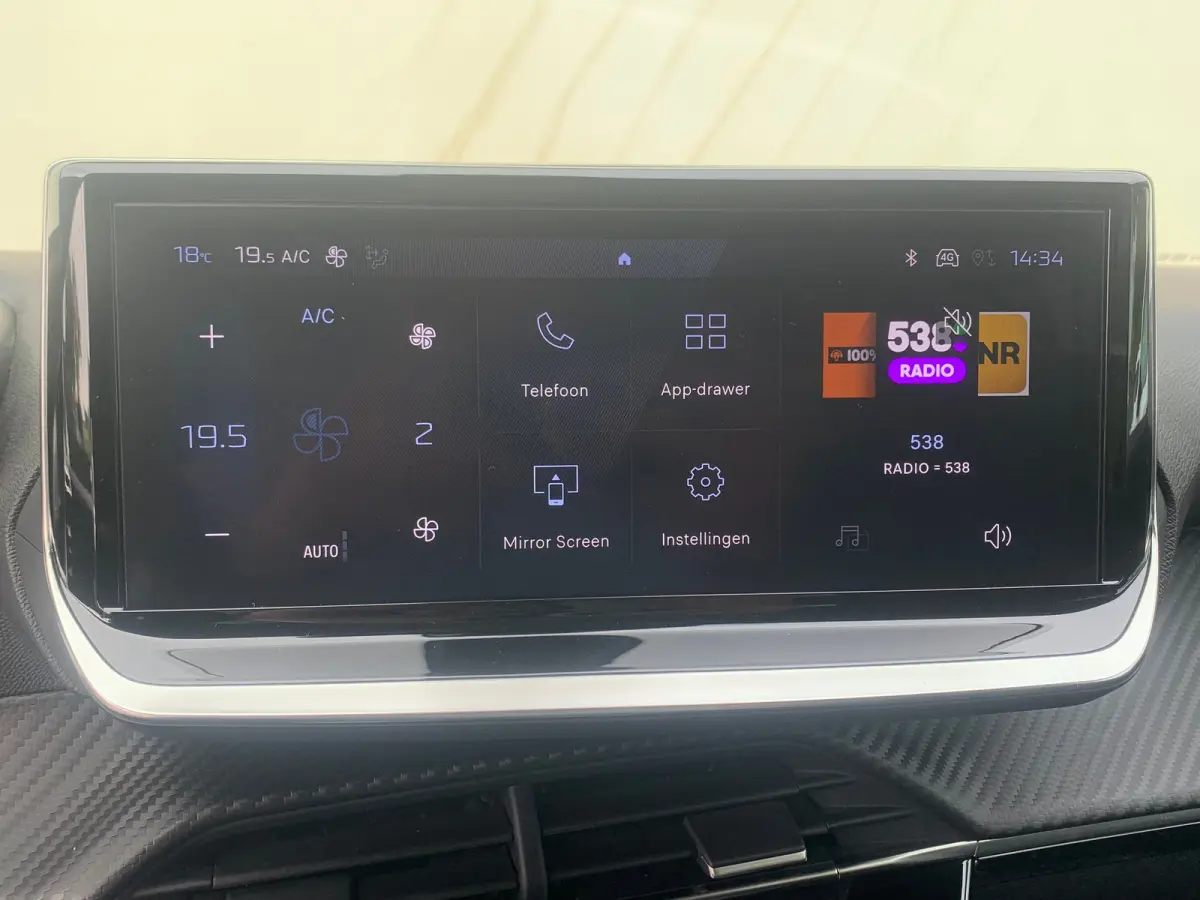 Hybrid 100 e-DCS6 Allure Airco | AppleCarPlay/ Android Auto | Camera | Cruise Control | DAB | LED | LMV 16" | PDC V&A |
