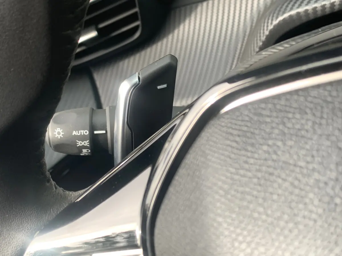 Hybrid 100 e-DCS6 Allure Airco | AppleCarPlay/ Android Auto | Camera | Cruise Control | DAB | LED | LMV 16" | PDC V&A |