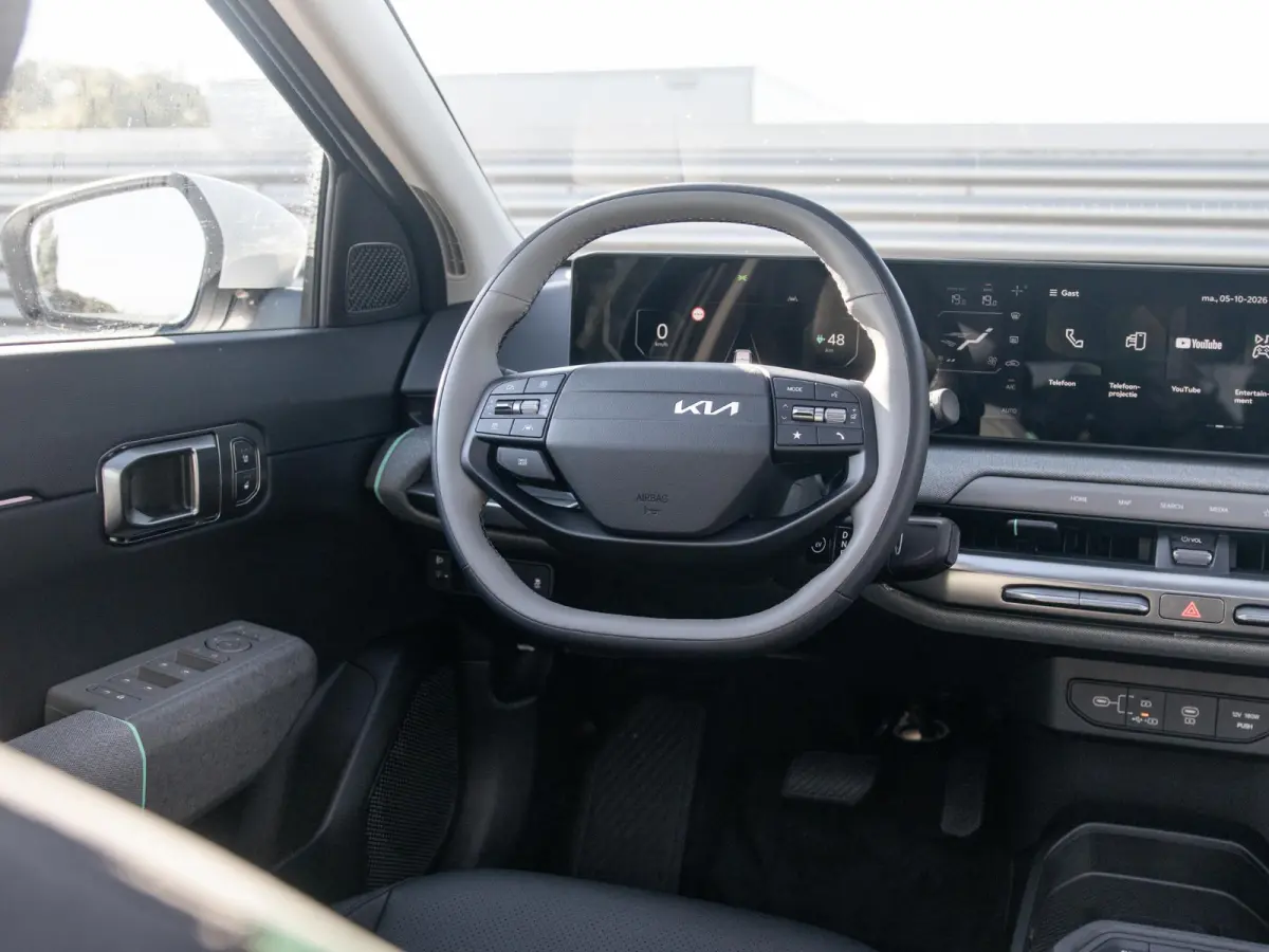 Plus Advanced 58.3 kWh | DIRECT LEVERBAAR | Panodak | Navi. | Clima. | Adapt. Cruise. | Stoel&Stuur Verwarming | Dodehoekassistentie | Harman Kardon