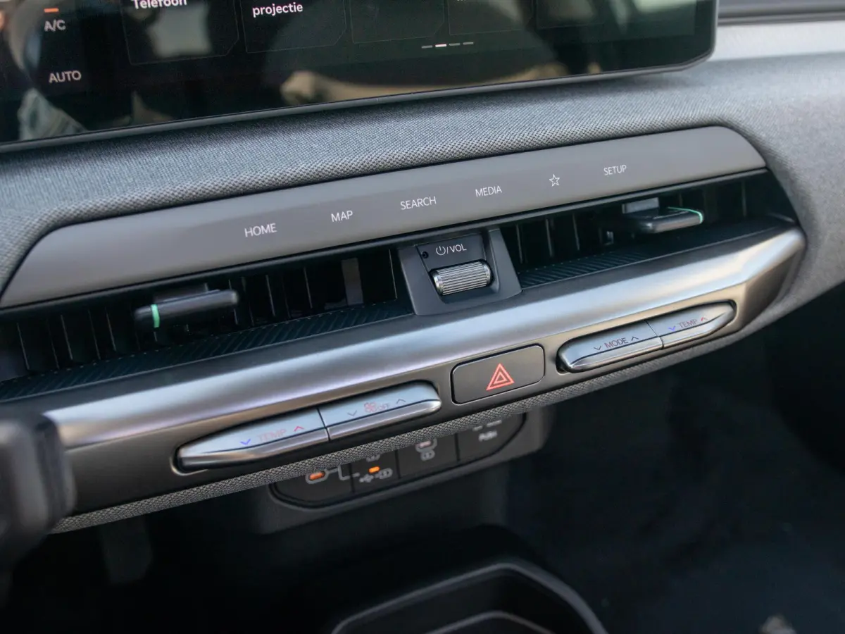 Plus Advanced 58.3 kWh | DIRECT LEVERBAAR | Panodak | Navi. | Clima. | Adapt. Cruise. | Stoel&Stuur Verwarming | Dodehoekassistentie | Harman Kardon