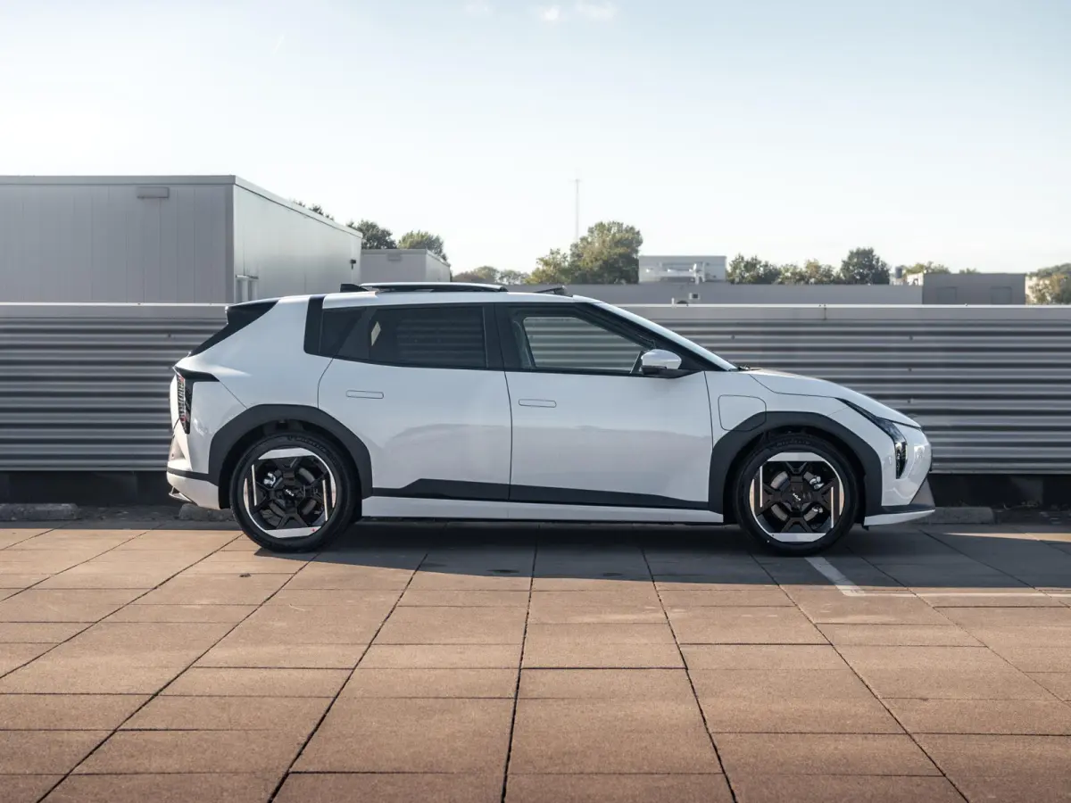 Plus Advanced 58.3 kWh | DIRECT LEVERBAAR | Panodak | Navi. | Clima. | Adapt. Cruise. | Stoel&Stuur Verwarming | Dodehoekassistentie | Harman Kardon