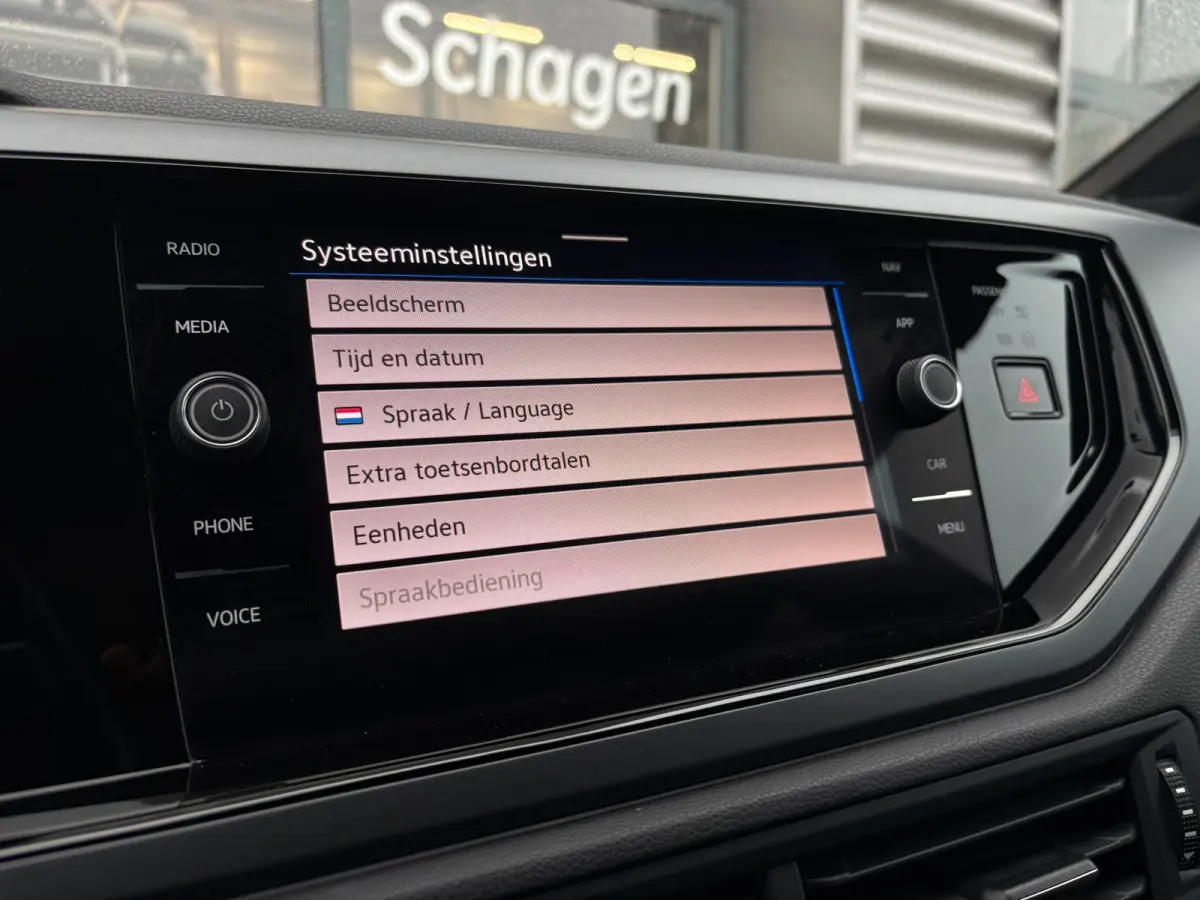 1.0 TSI 110 pk R-Line 7-DSG | Achteruitrijcamera | R-Line interieur | Trekhaak afneembaar |